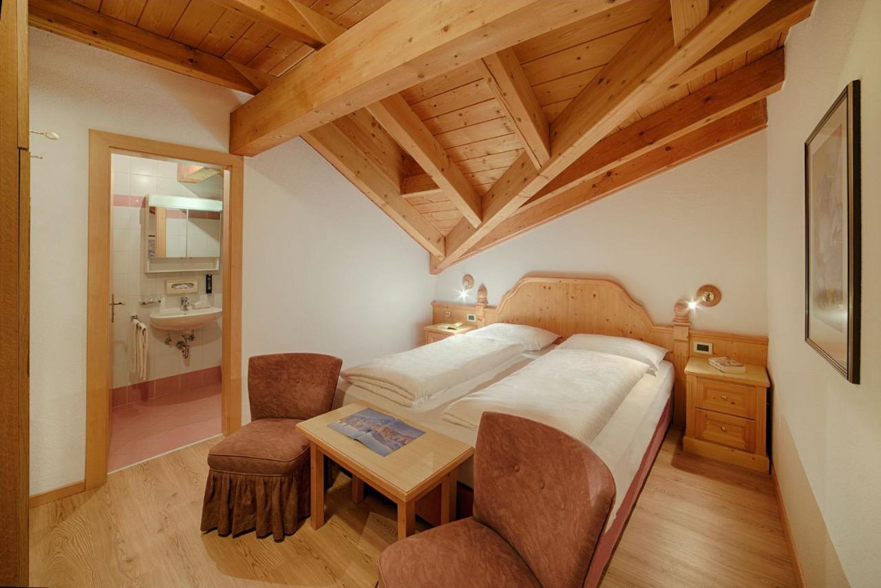 Hotel Villa Eden Corvara In Badia Exterior photo